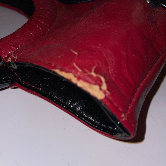 Oklahoma OU University purse with rose accent. - Picture 5 of 7